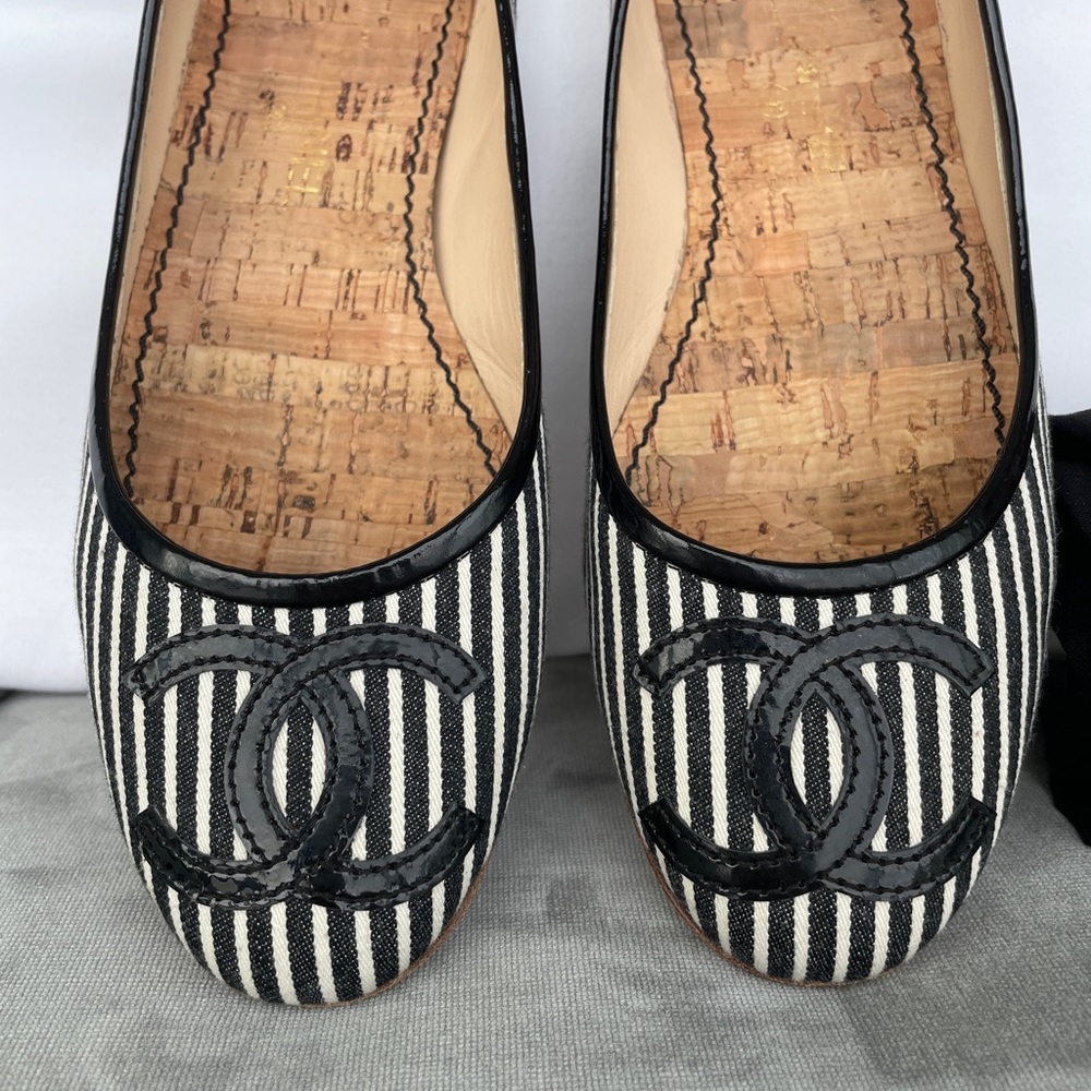 Chanel Striped Cloth Ballet Flats - Black and Beige - Picture 5 of 9